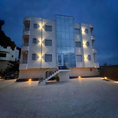 AL Hotel Vlorë Buitenkant foto