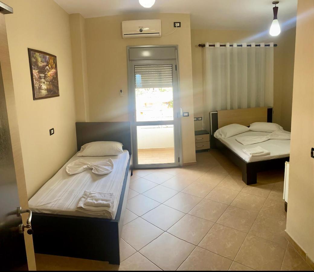 AL Hotel Vlorë Buitenkant foto