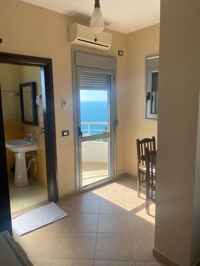 AL Hotel Vlorë Buitenkant foto