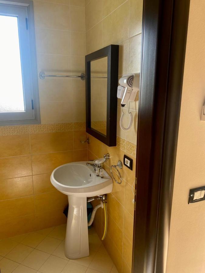 AL Hotel Vlorë Buitenkant foto
