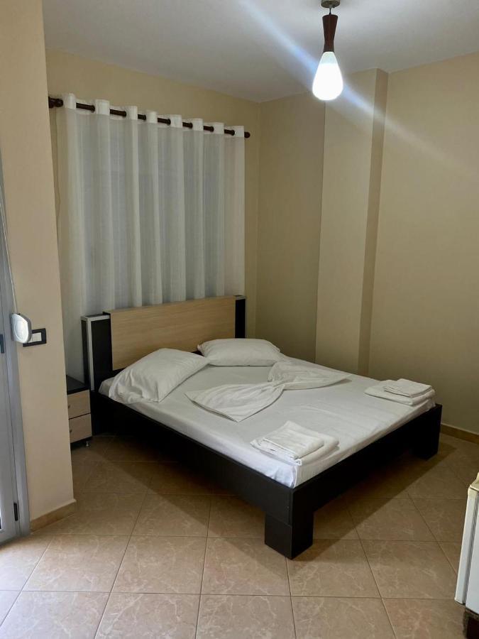 AL Hotel Vlorë Buitenkant foto