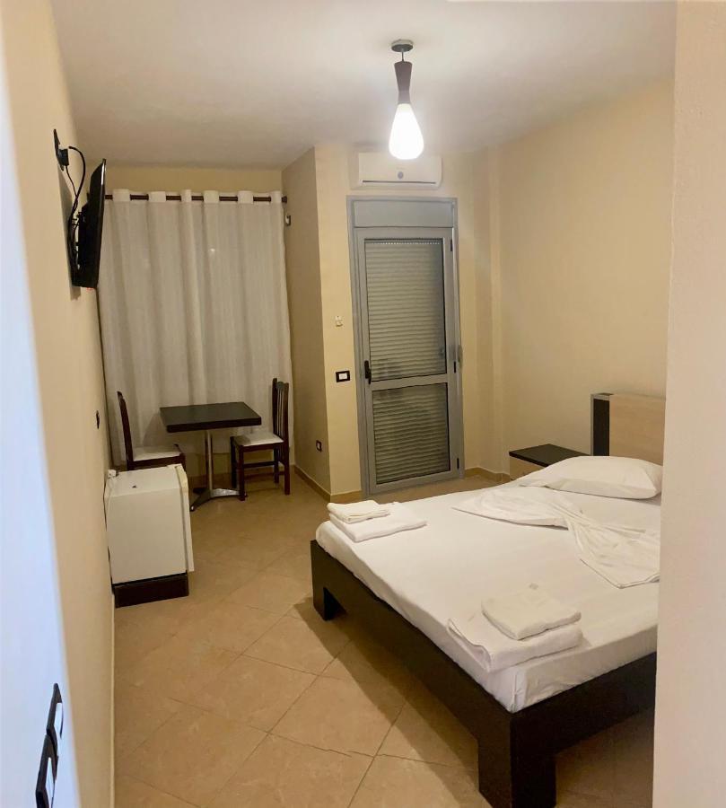 AL Hotel Vlorë Buitenkant foto