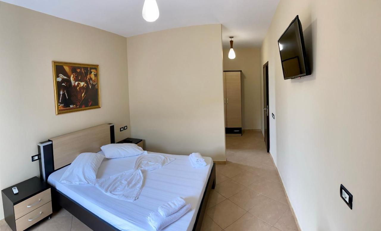 AL Hotel Vlorë Buitenkant foto