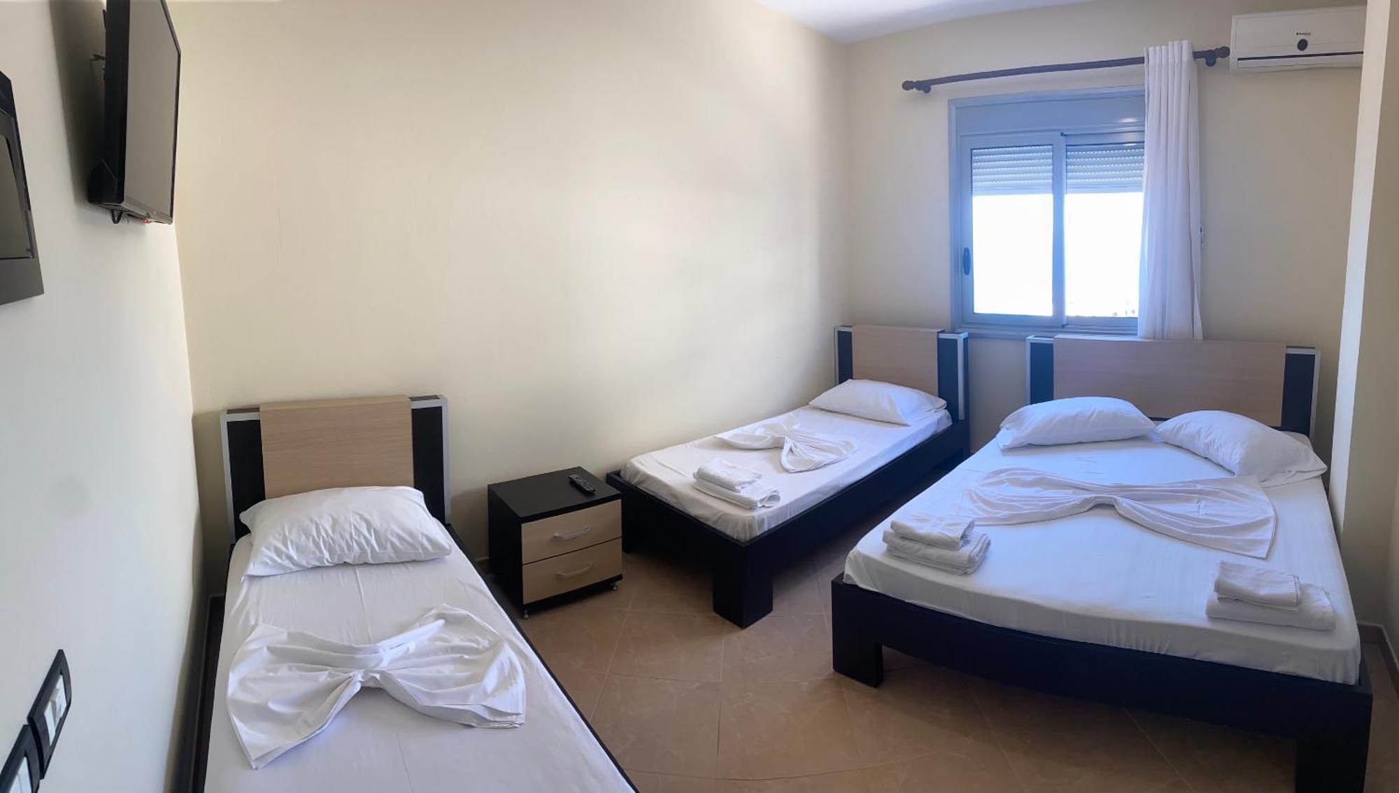 AL Hotel Vlorë Buitenkant foto