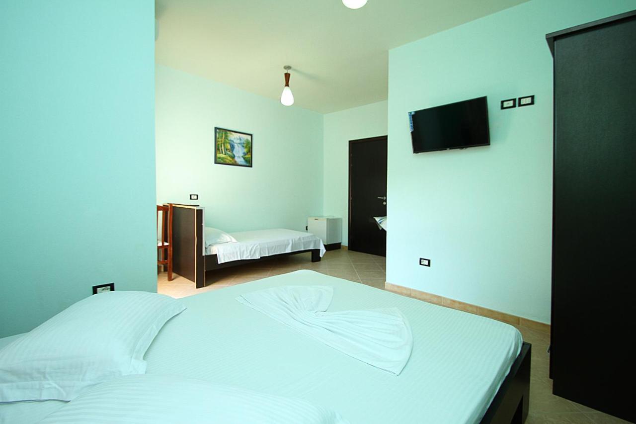 AL Hotel Vlorë Buitenkant foto